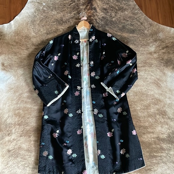 Reversible silk Chinese Embroidered Jacket - Picture 1 of 2